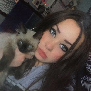 Meet your Posher, Madie